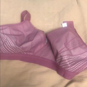 NWT Lululemon wake to lace bra